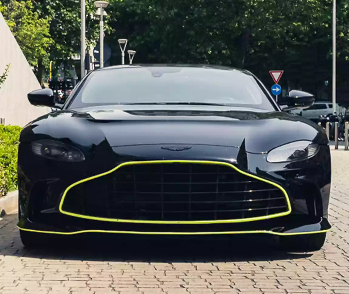 Aston Martin V12 Vantage 02